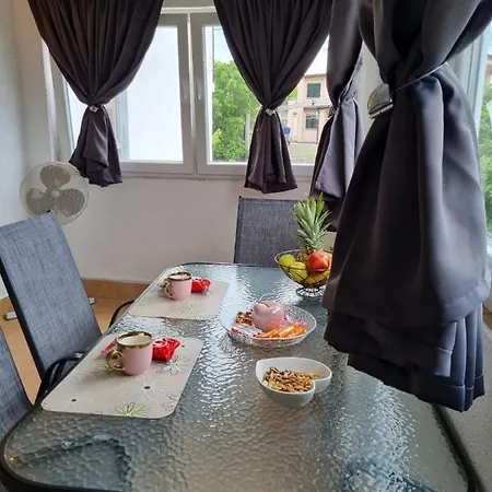 Apartmani 'Cvit' Karlobag Exterior foto